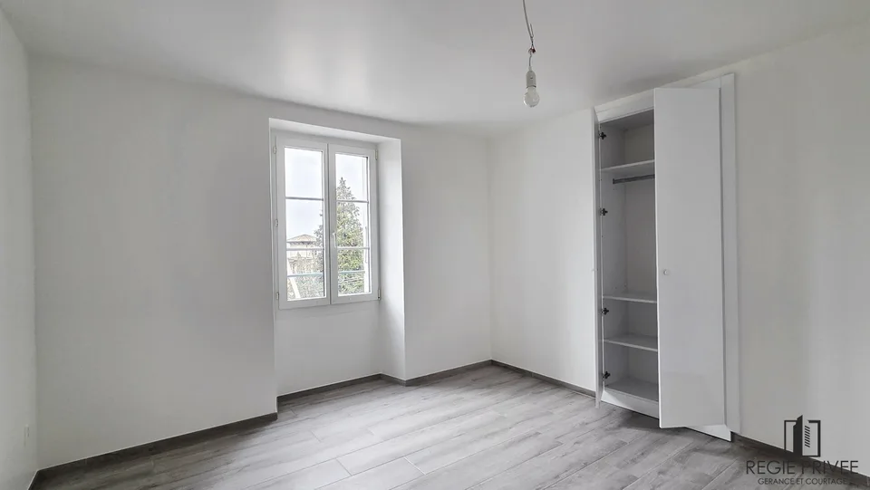 Superbo appartamento ristrutturato con balcone