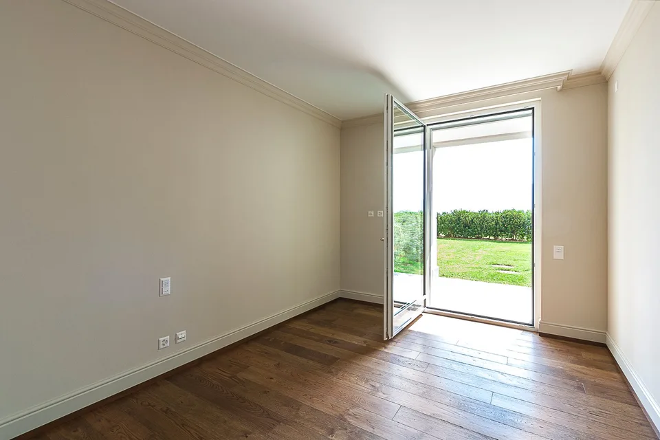 COLLINA D'ORO - AFFITTASI INCANTEVOLE APPARTAMENTO CON GIARDINO PRIVATO E VISTA LAGO (rif. 002)