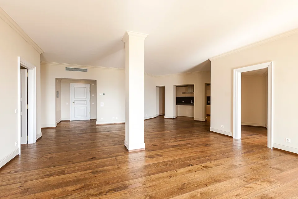 COLLINA D'ORO - AFFITTASI INCANTEVOLE APPARTAMENTO CON GIARDINO PRIVATO E VISTA LAGO (rif. 002)