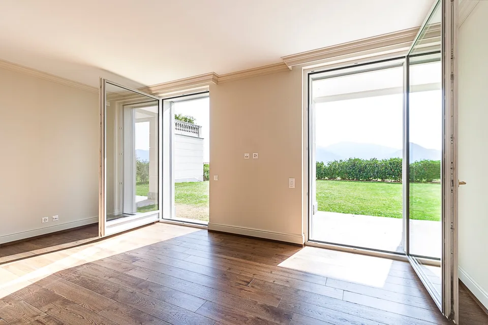 COLLINA D'ORO - AFFITTASI INCANTEVOLE APPARTAMENTO CON GIARDINO PRIVATO E VISTA LAGO (rif. 002)