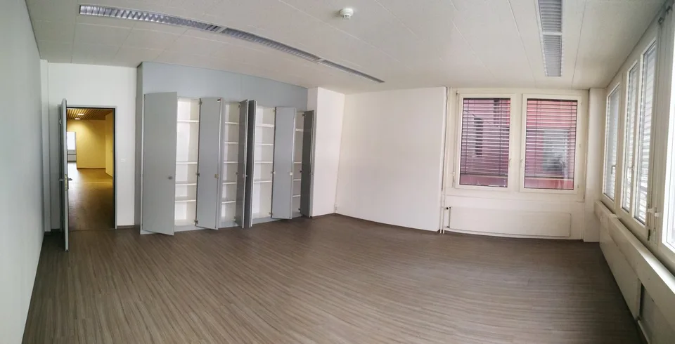 Bureaux spacieux et lumineux à La Chaux-de-Fonds