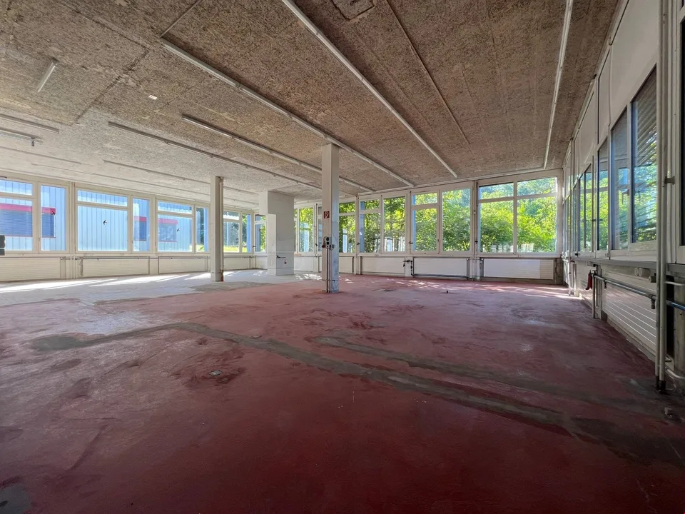 Warehouse and commercial space in Grenchen – photo 8 of 17