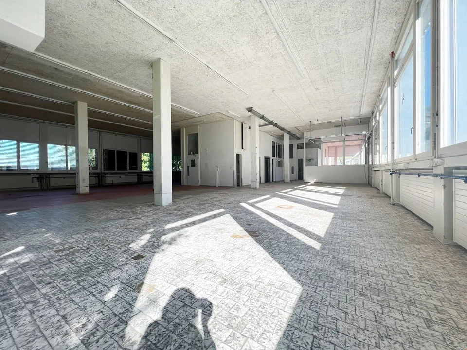 Warehouse and commercial space in Grenchen – photo 9 of 17