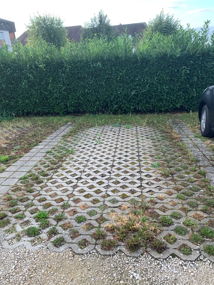 Aussenparkplatz zu vermieten