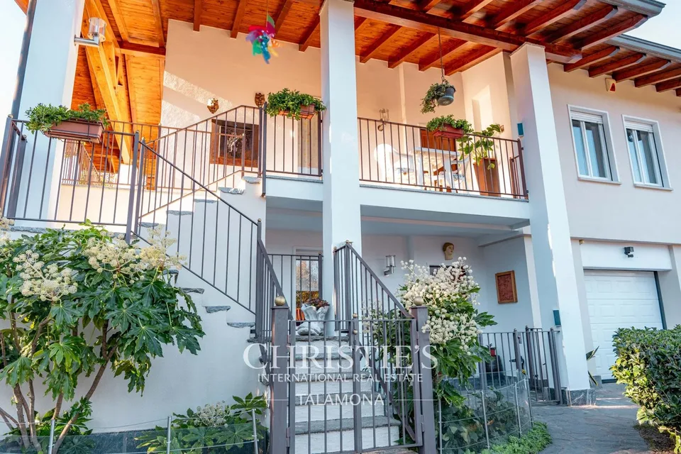 Villa Altipiano ? Residenz mit Seeblick in Porto Valtravaglia