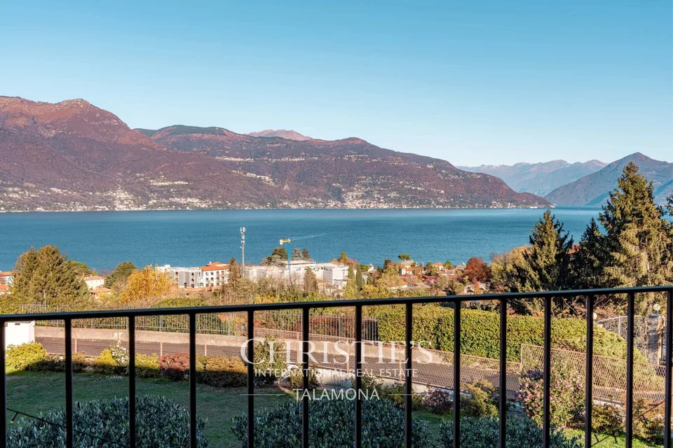 Villa Altipiano ? Residenz mit Seeblick in Porto Valtravaglia