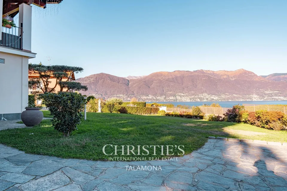 Villa Altipiano ? Residenz mit Seeblick in Porto Valtravaglia