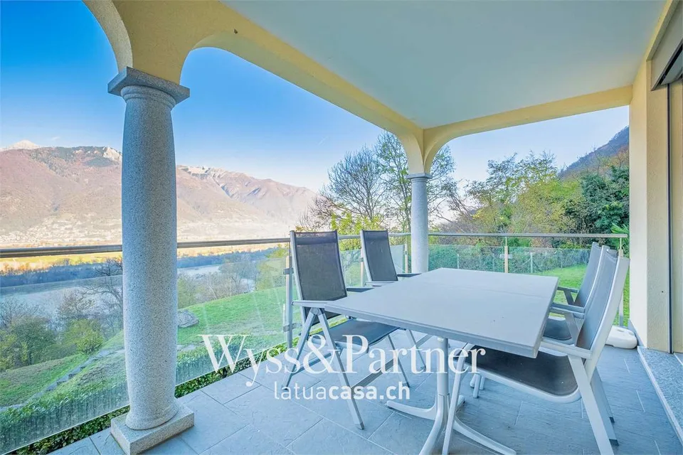 Orgnana 2.5 à vendre avec vue sur le lac et piscine – photo 10 sur 13