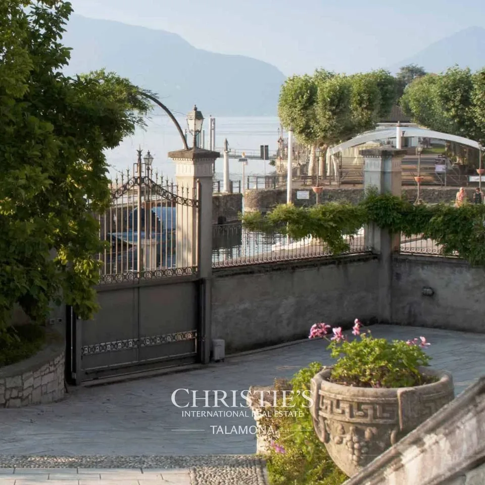 Ikonische Jugendstilvilla mit Blick auf den Lago Maggiore ? Porto Valtravaglia