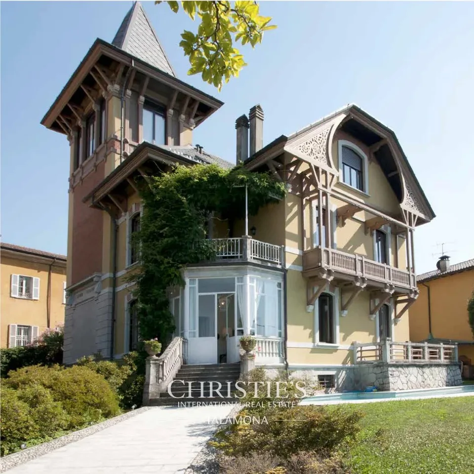 Ikonische Jugendstilvilla mit Blick auf den Lago Maggiore ? Porto Valtravaglia