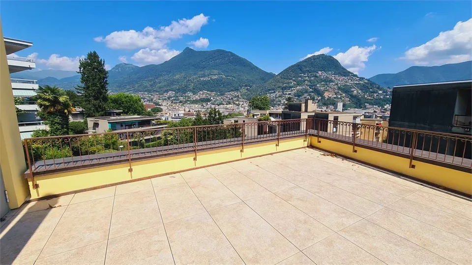 LUGANO: PRESTIGIOUS LUXURY VILLA IN THE CENTER – photo 12 of 12