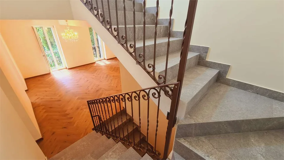 LUGANO: PRESTIGIOUS LUXURY VILLA IN THE CENTER – photo 10 of 12