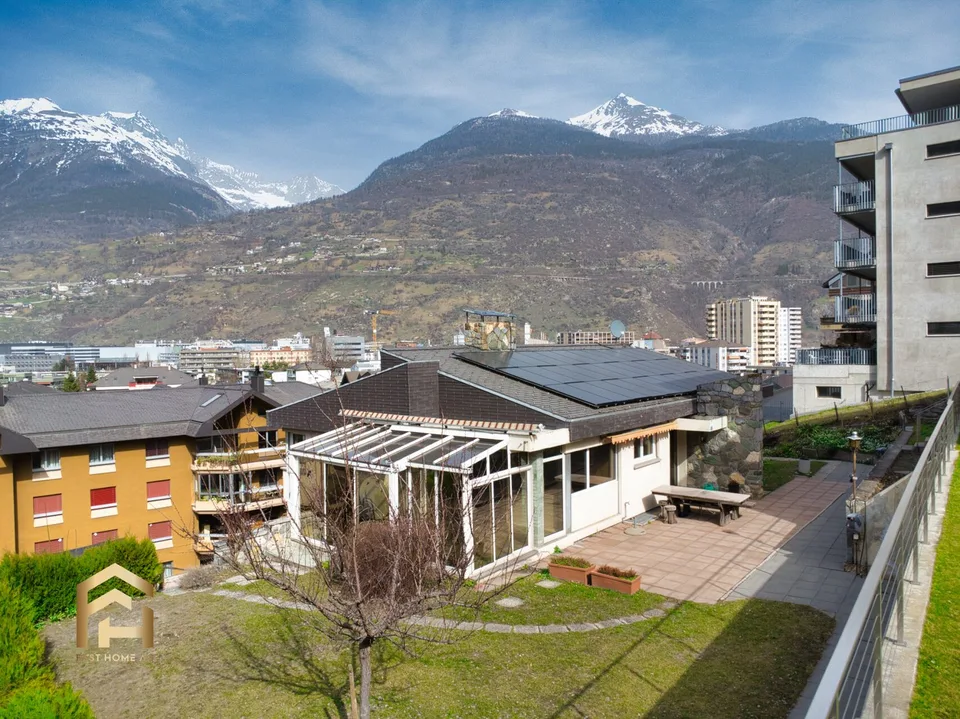 Charmantes Einfamilienhaus mit Wintergarten und viel Umschwung