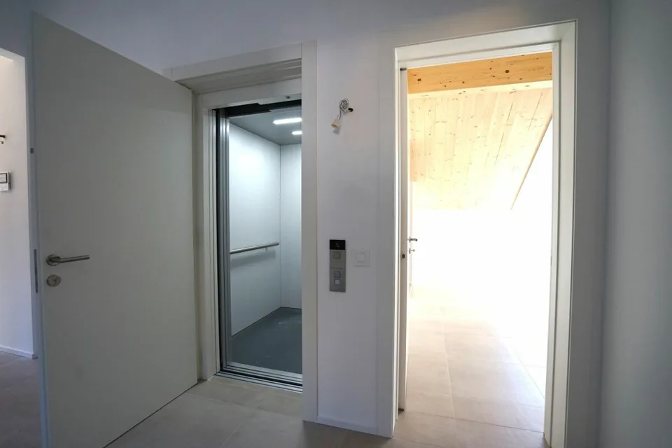 Stupendes und neues 3,5-Zimmer-Attico – Foto 8 von 9