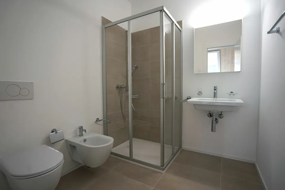 Stupendes und neues 3,5-Zimmer-Attico – Foto 9 von 9