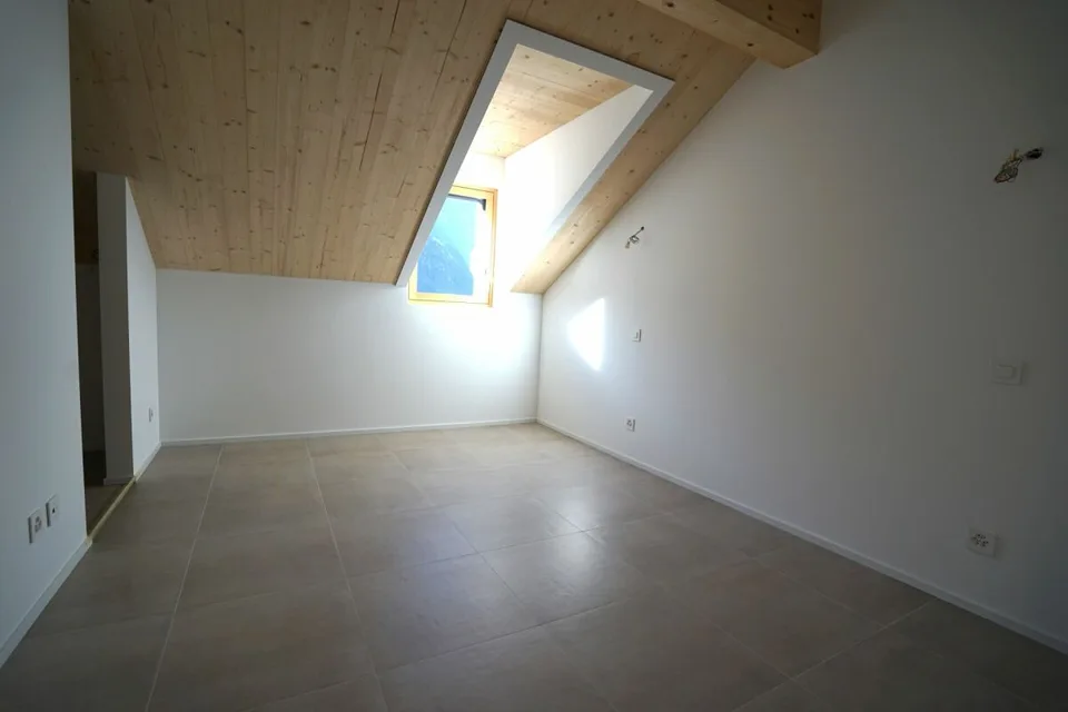 Stupendes und neues 3,5-Zimmer-Attico – Foto 7 von 9