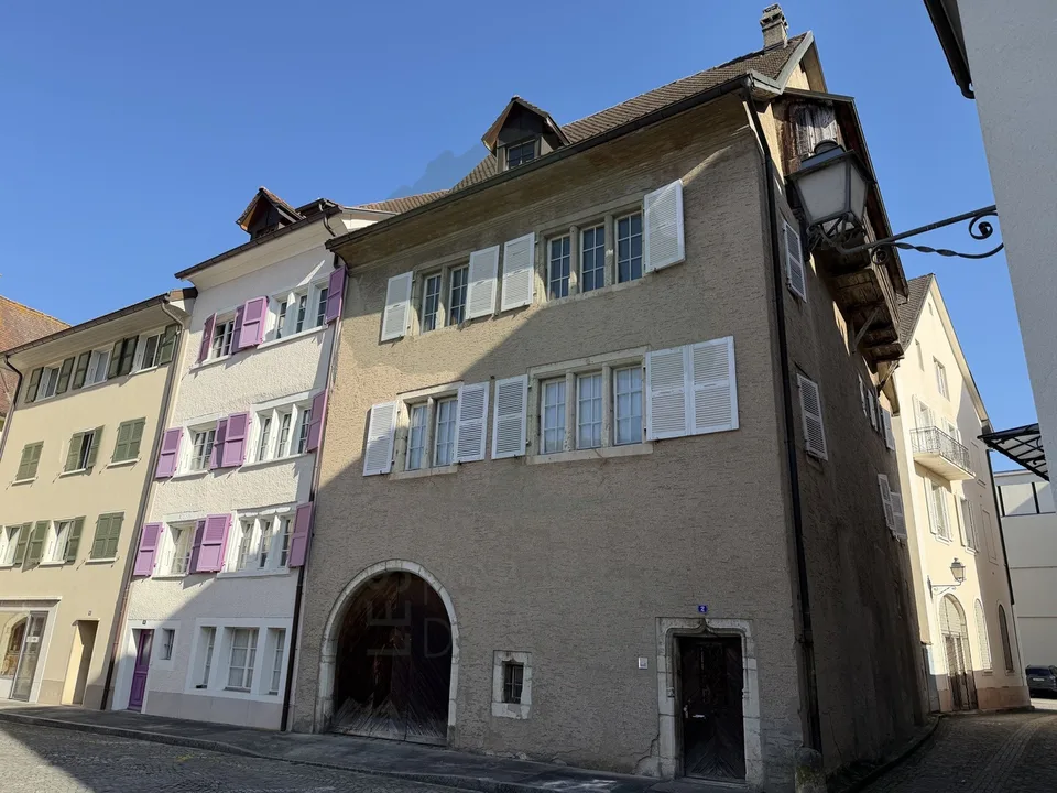 Charmante maison ancienne réhabilitée - Beaux volumes et garage
