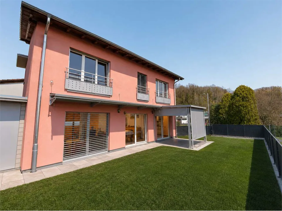 Casa unifamiliare a Besazio