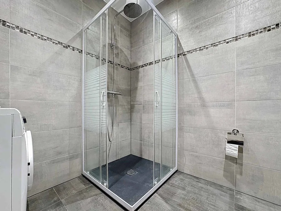 Spacieux loft de 102m2 au cur du village – photo 8 sur 10