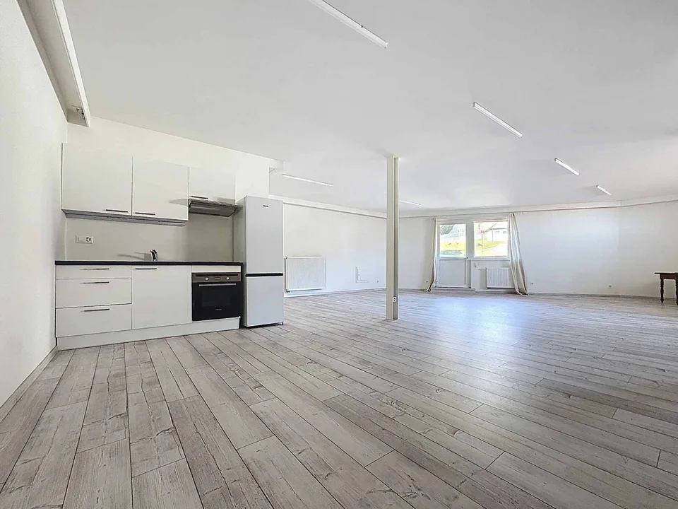 Geräumiges Loft von 102m2 im Herzen des Dorfes