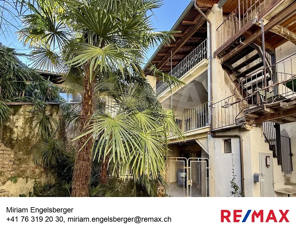Casa ticinese con cortile privato nel cuore di Arzo
