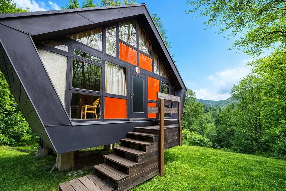 Zweitwohnsitz! Casa nel bosco rinnovata