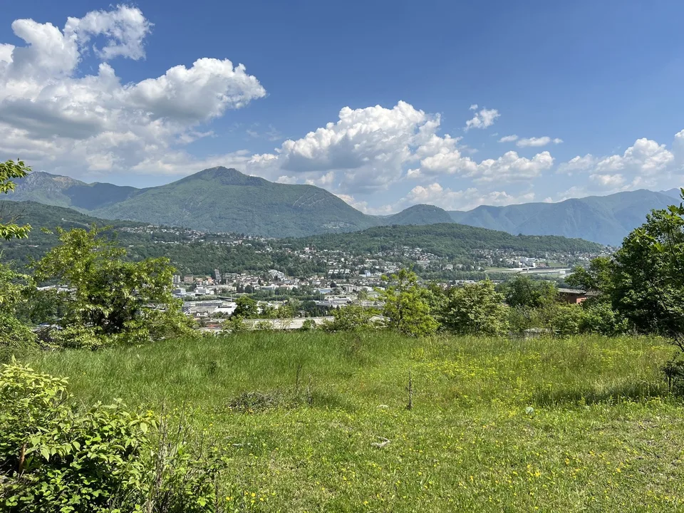 GRAVESANO VENDESI TERRENO EDIFICABILE  (Zona Turistico-Ricreativa)