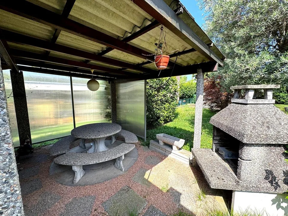 Zweifamilienhaus mit Garten in Morbio Inferiore – Foto 8 von 12