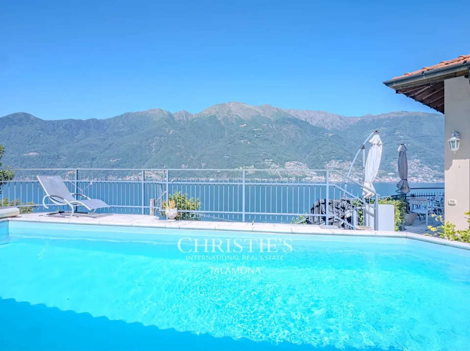 Villa mit Seeblick und Pool ? Tronzano Lago Maggiore