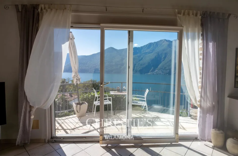 Villa con vista lago e piscina - Tronzano Lago Maggiore – foto 9 di 18