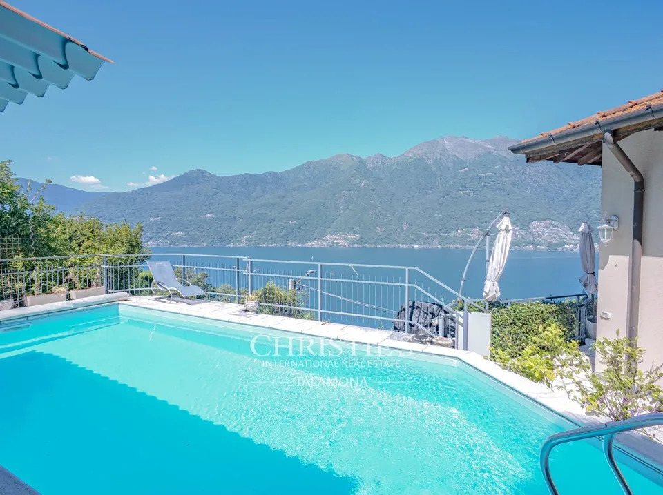 Villa mit Seeblick und Pool ? Tronzano Lago Maggiore