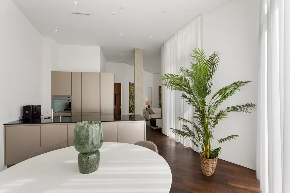 LOFT. MITTEN IN ZÜRICH-WEST. | LOFT. AT THE CORE OF ZURICH WEST.