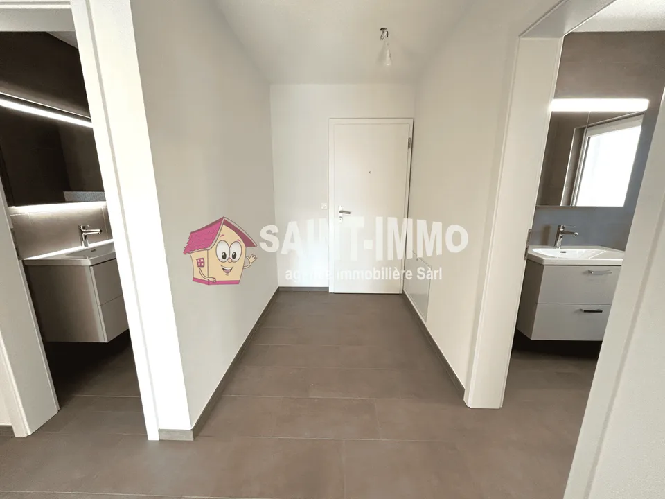 Neue 4.5-Zimmer-Wohnung (104 m2) mit Terrasse / Garten und überdachtem Autoabstellplatz