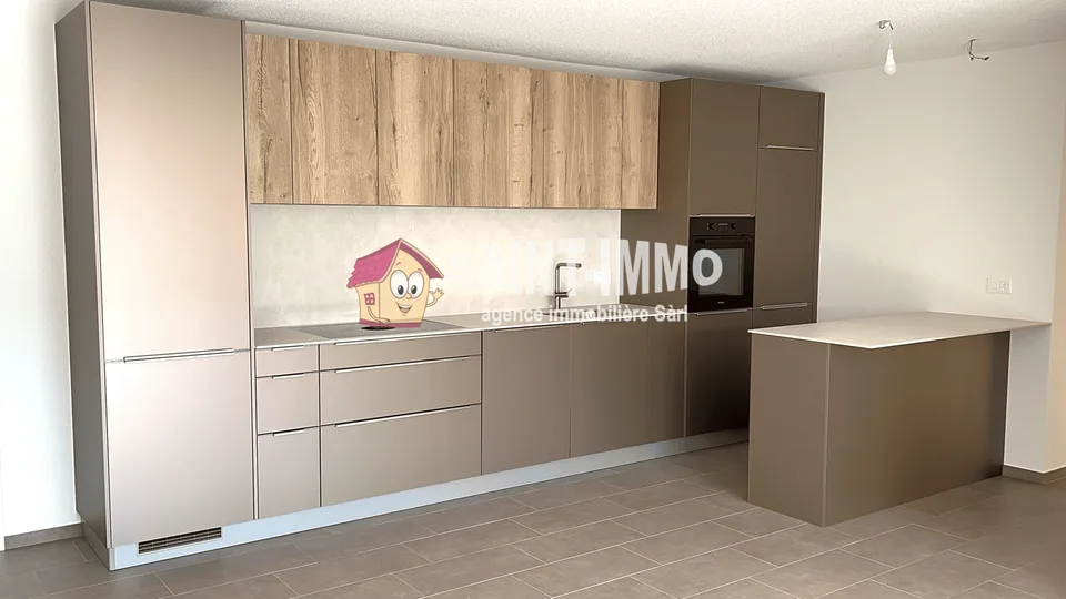 Neue 4.5-Zimmer-Wohnung (104 m2) mit Terrasse / Garten und überdachtem Autoabstellplatz