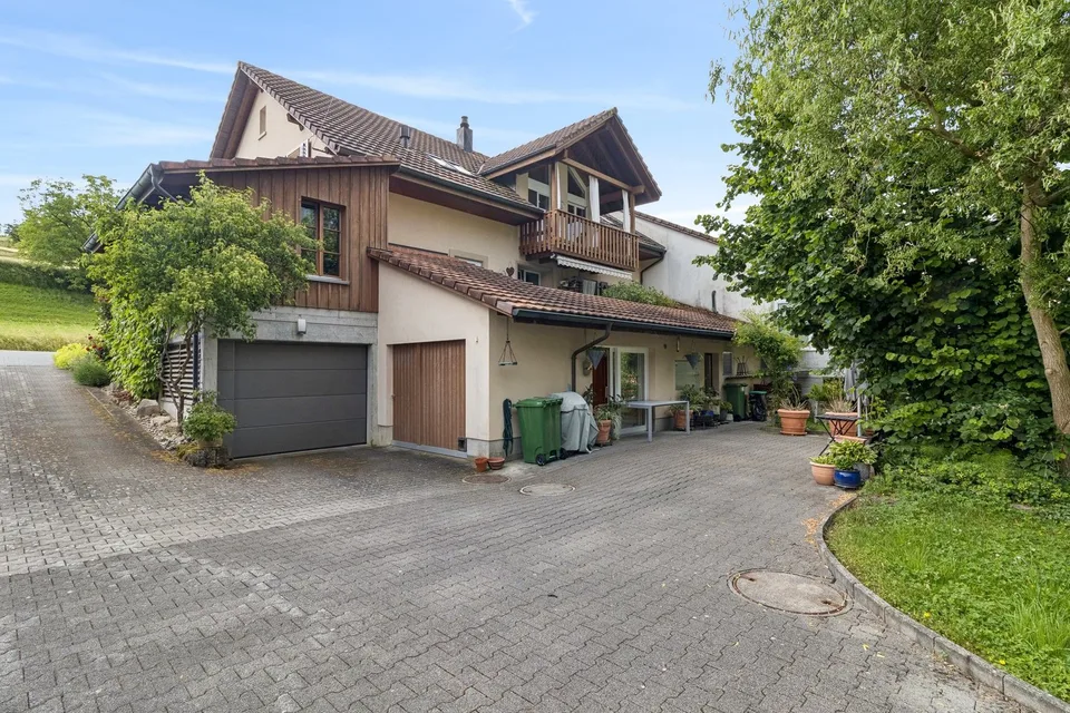 Two units - a home that connects – photo 6 of 7