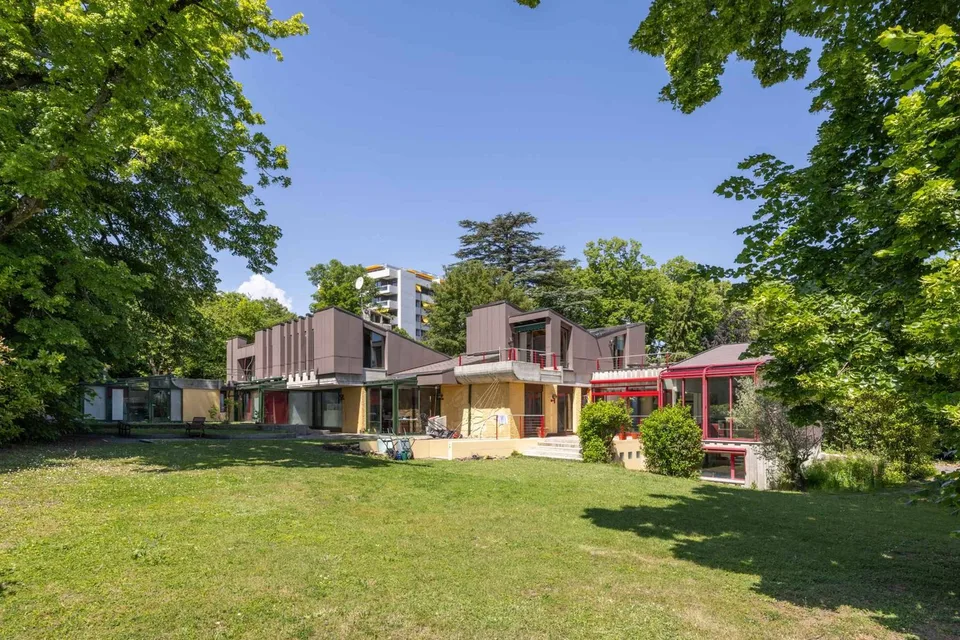Casa di architetto con vista lago impareggiabile