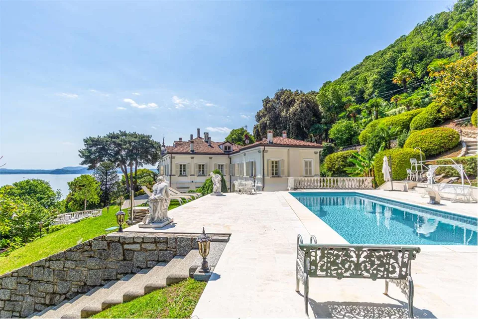 Villa Imperiale sul Lago Maggiore con Parco Storico Spiaggia Privata D
