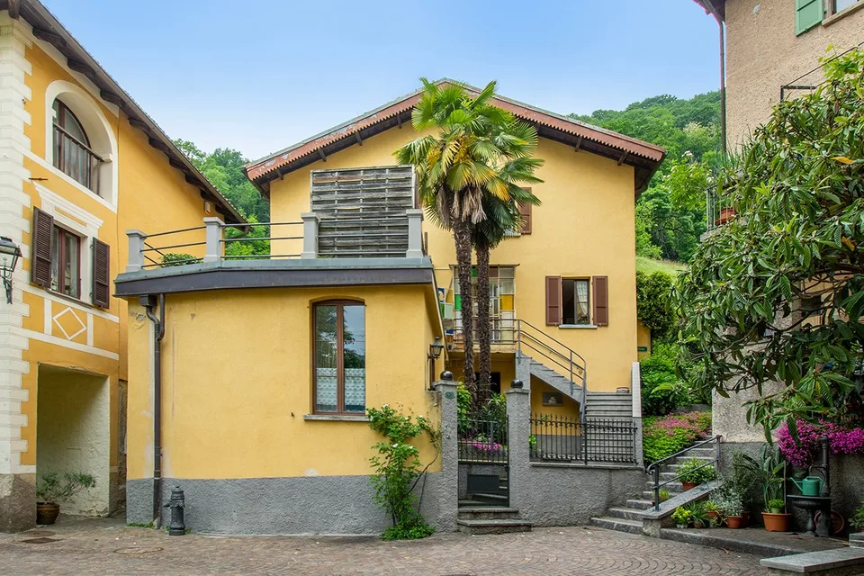 House with two apartments and beautiful terrace