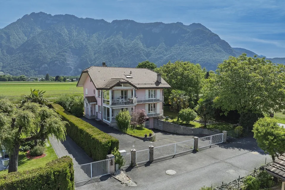 Villa individuelle avec opportunité de 2 logements à Noville