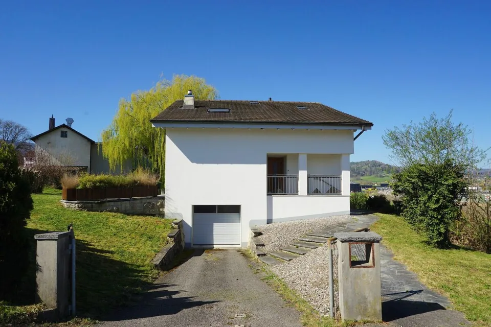 ARI-258 - Einfamilienhaus mit 6,5 Zimmern auf einem Grundstück von 1'572 m2