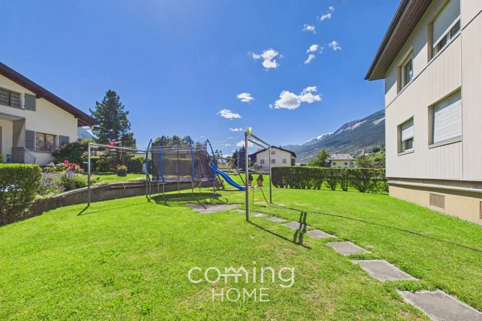 Balkon, Bergpanorama und viel Platz - familienfreundliche 4.5-Zimmer-Wohnung in Susten
