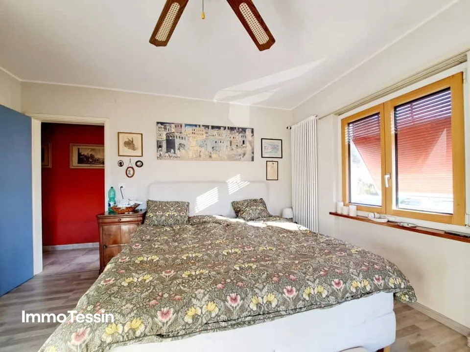 Exklusive Villa mit grossem Garten an top Lage zwischen dem Lago Maggiore und dem Lago di Lugano – Foto 12 von 13