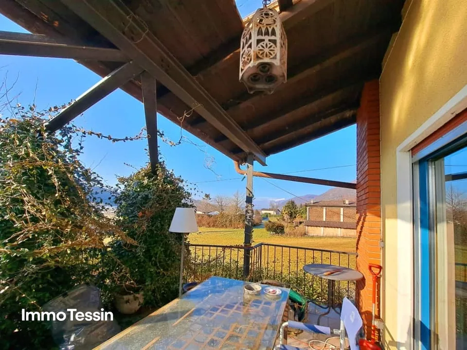 Exklusive Villa mit grossem Garten an top Lage zwischen dem Lago Maggiore und dem Lago di Lugano – Foto 6 von 13