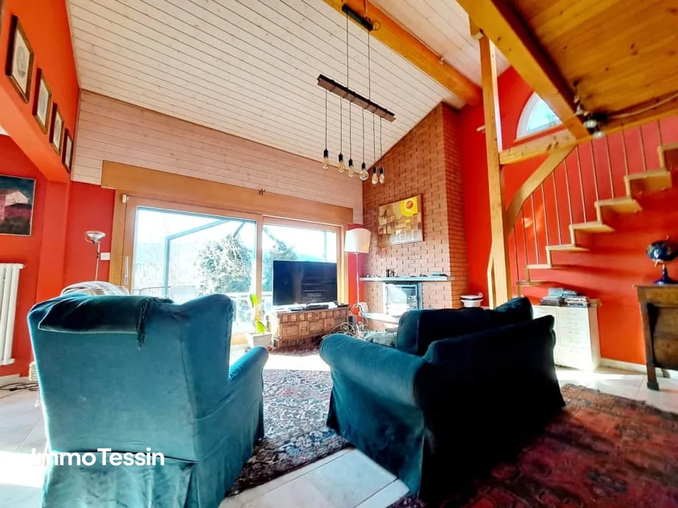 Exklusive Villa mit grossem Garten an top Lage zwischen dem Lago Maggiore und dem Lago di Lugano – Foto 7 von 13