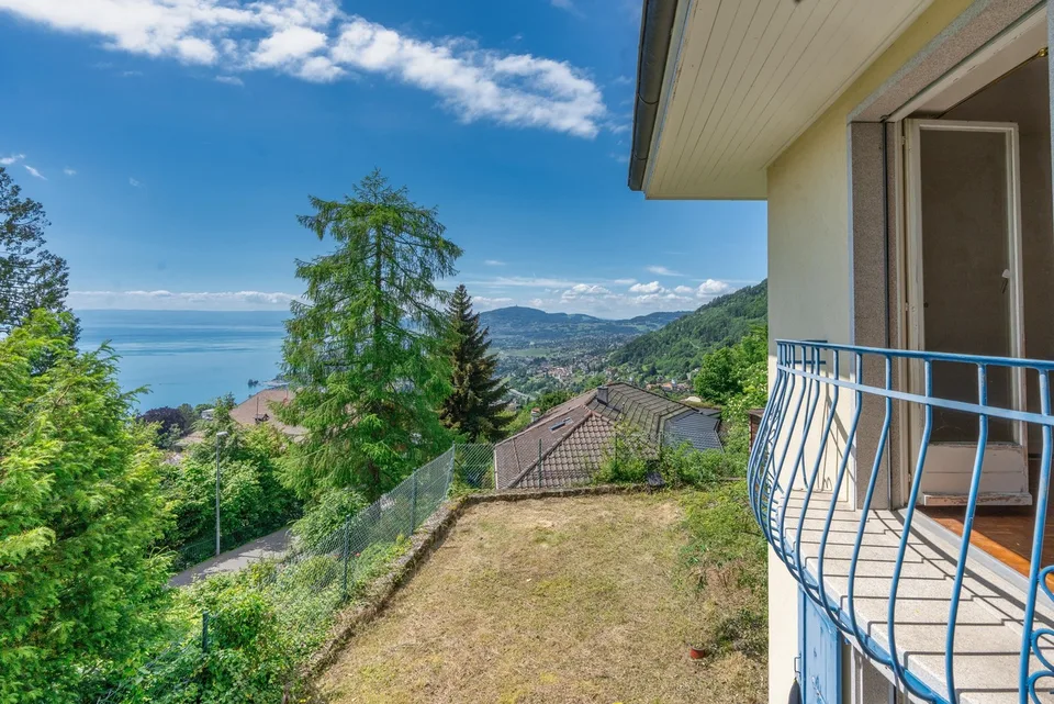 VILLA EINZELFAMILIENHAUS - PANORAMABLICK ÜBER SEE UND BERGE