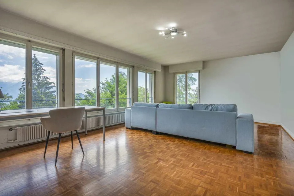 VILLA EINZELFAMILIENHAUS - PANORAMABLICK ÜBER SEE UND BERGE