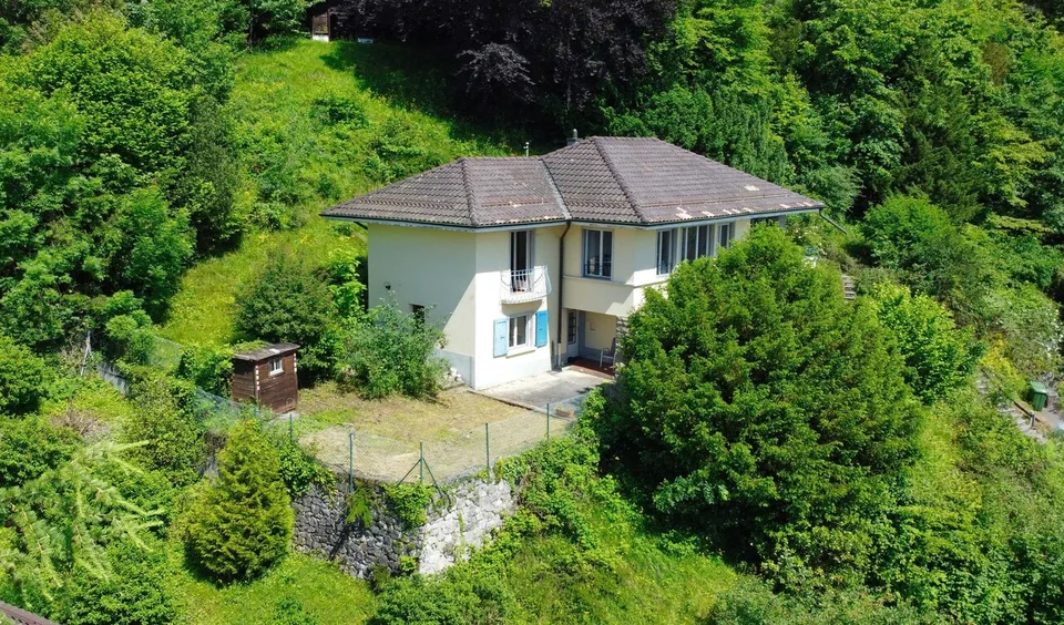 VILLA EINZELFAMILIENHAUS - PANORAMABLICK ÜBER SEE UND BERGE