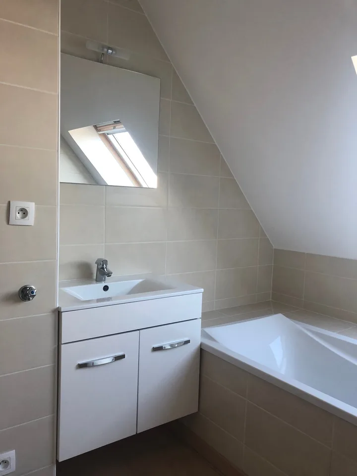 Appartamento moderno di 2 camere con balcone e garage a Saint-Louis
