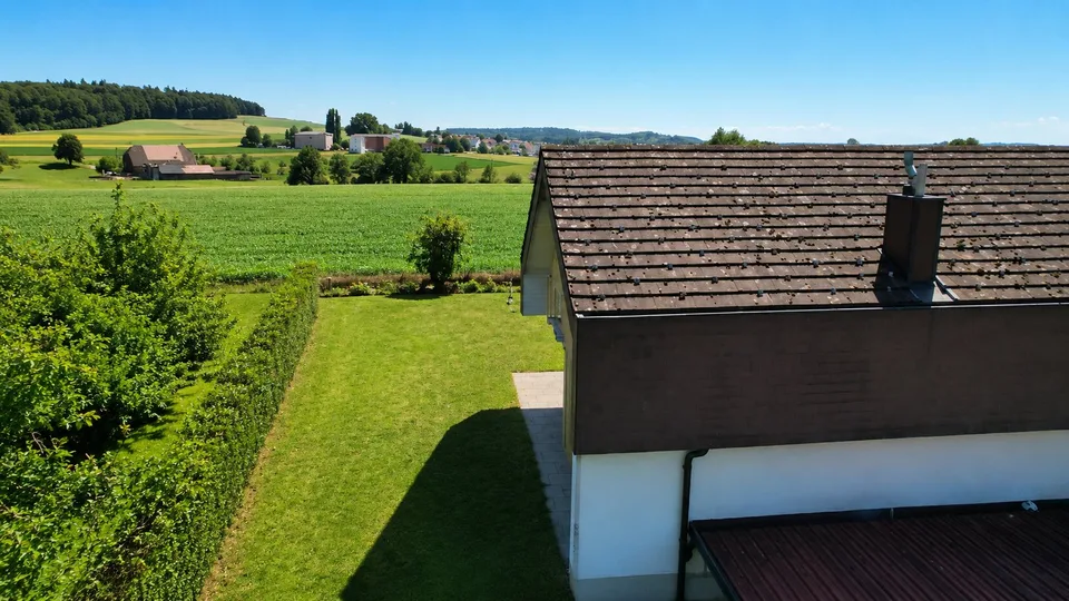 Charmantes Einfamilienhaus in Guschelmuth – Wohnen mit Weitblick und Ruhe