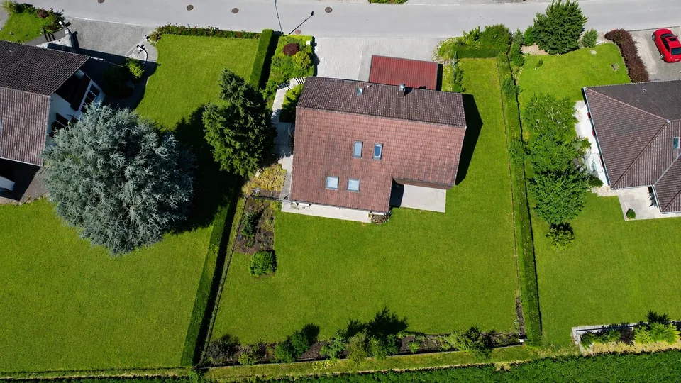 Charmantes Einfamilienhaus in Guschelmuth – Wohnen mit Weitblick und Ruhe